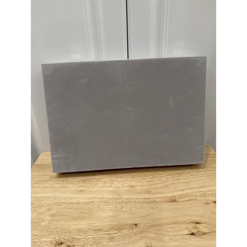 Bracelet Display Case Box Grey Gray Acrylic Top 15 Slots